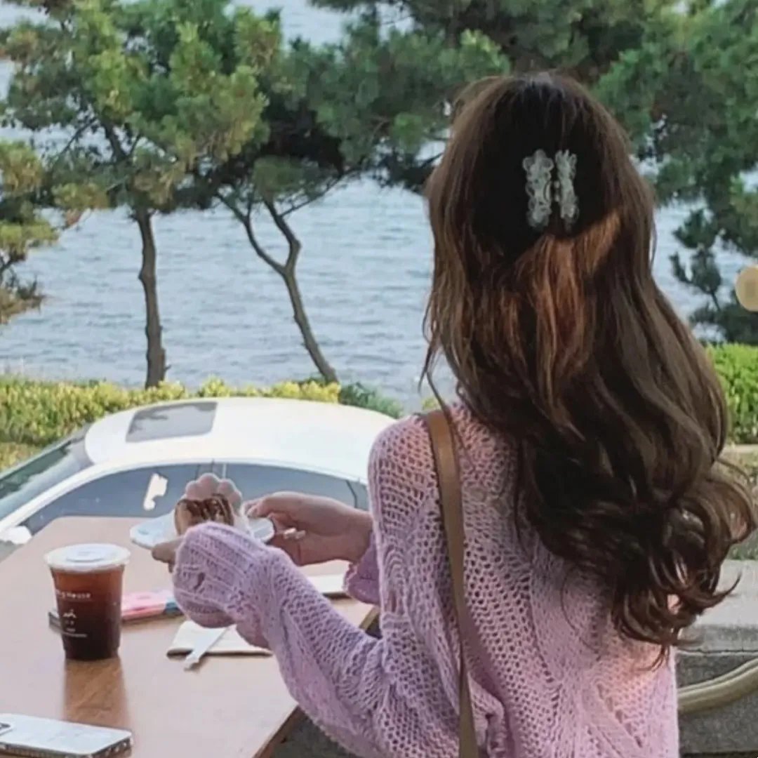 玉女含苞朵朵开